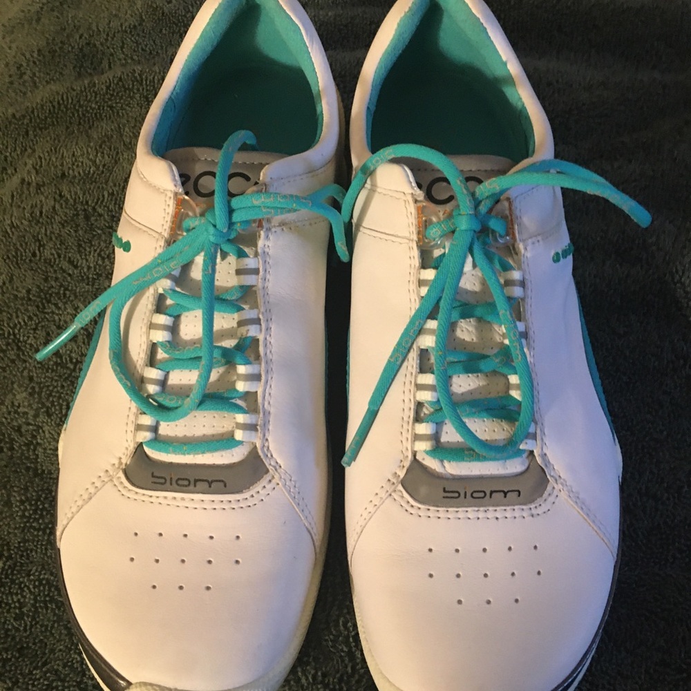 Ecco ladies golf shoes.